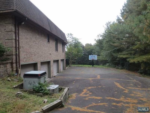 5 toboggan ridge road saddle river nj
