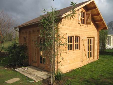 Abri de jardin avec étage
