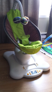 Balancoire bebe mamaroo
