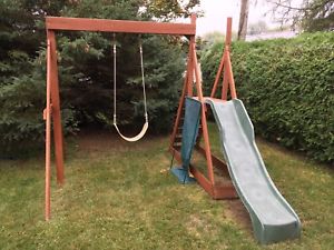 Balancoire bois brossard
