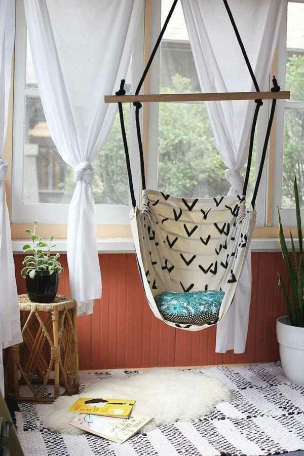 Chaise balancoire interieur
