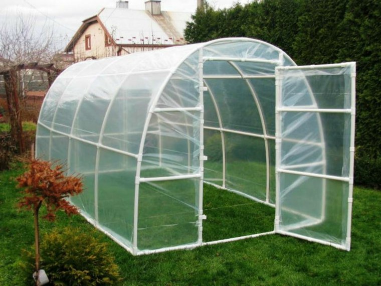 Serre de jardin en plastique
