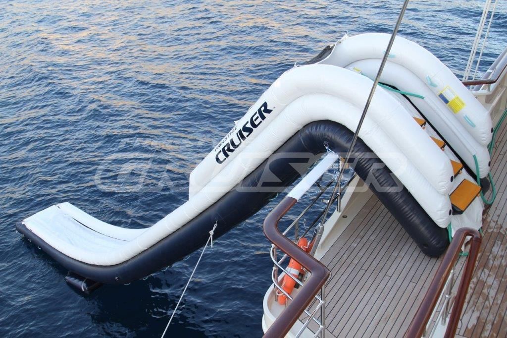 Toboggan pour yacht
