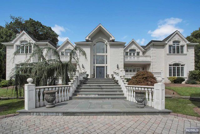 4 toboggan ridge road saddle river
