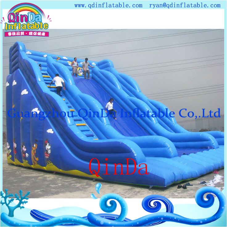 Toboggan gonflable pour piscine
