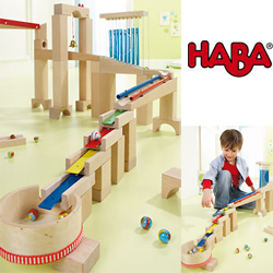 Toboggan à billes haba
