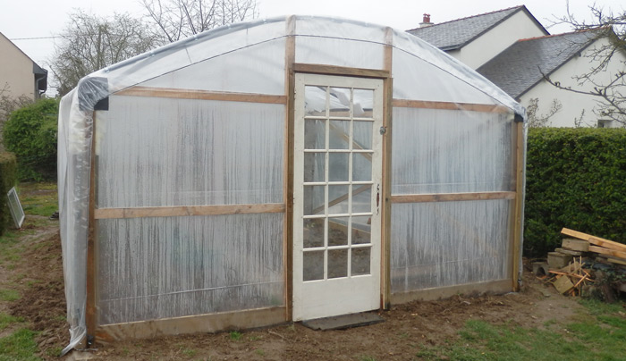 Serre de jardin artisanale
