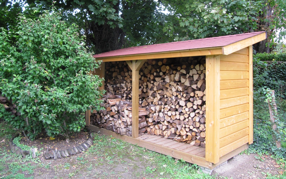 Abri à bois
