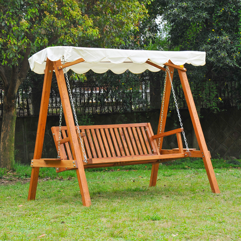 Balancoire au jardin
