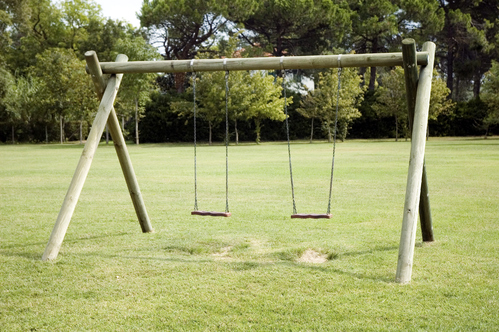 Balancoire trebuchet en bois fabrication
