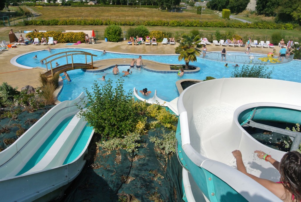 Piscine toboggan 71
