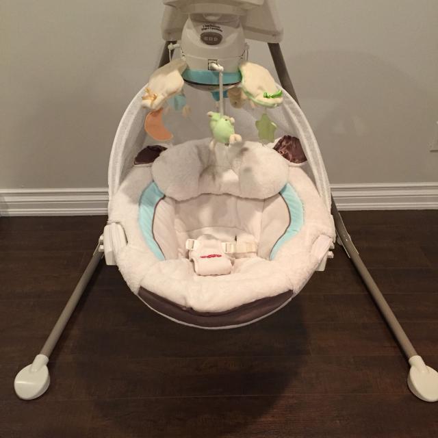 Balancoire de bebe fisher price
