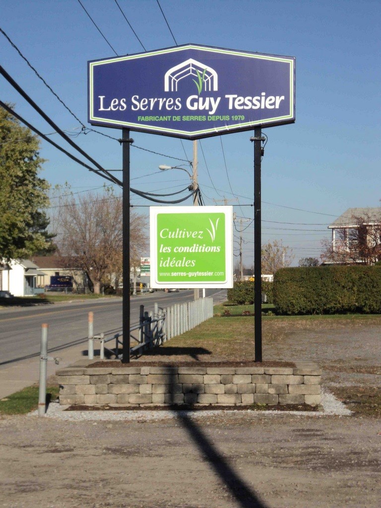 Serre usagée à vendre
