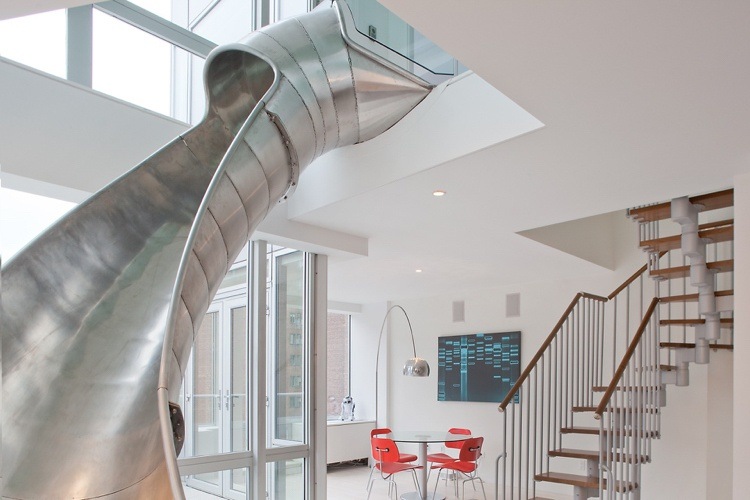 Toboggan interieur maison
