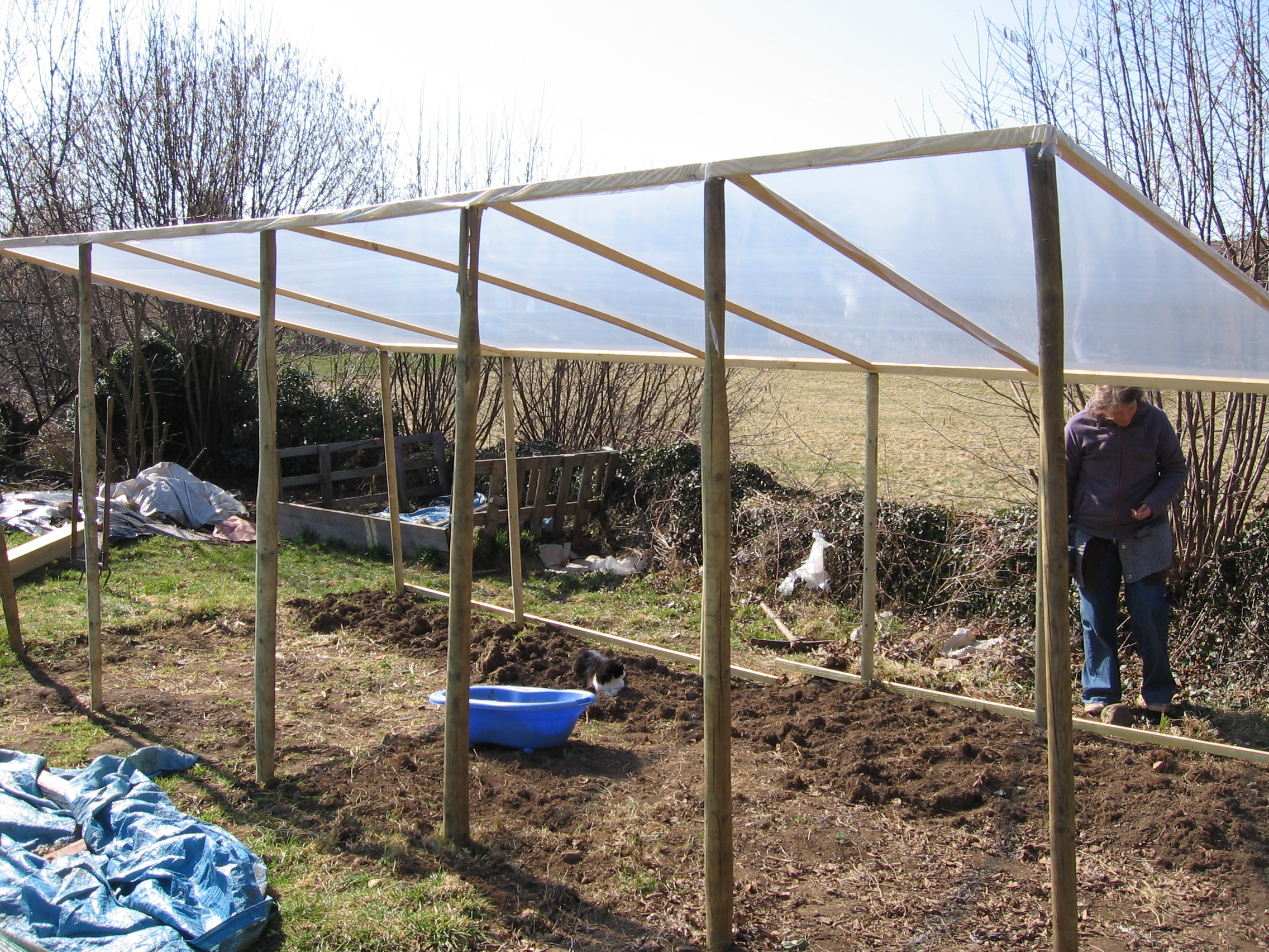 Fabrication d'une serre de jardin en bois
