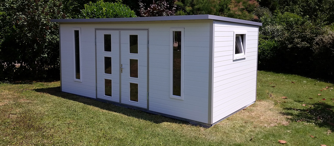 Abri de jardin isolé
