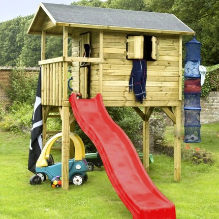 Balancoire toboggan et cabane
