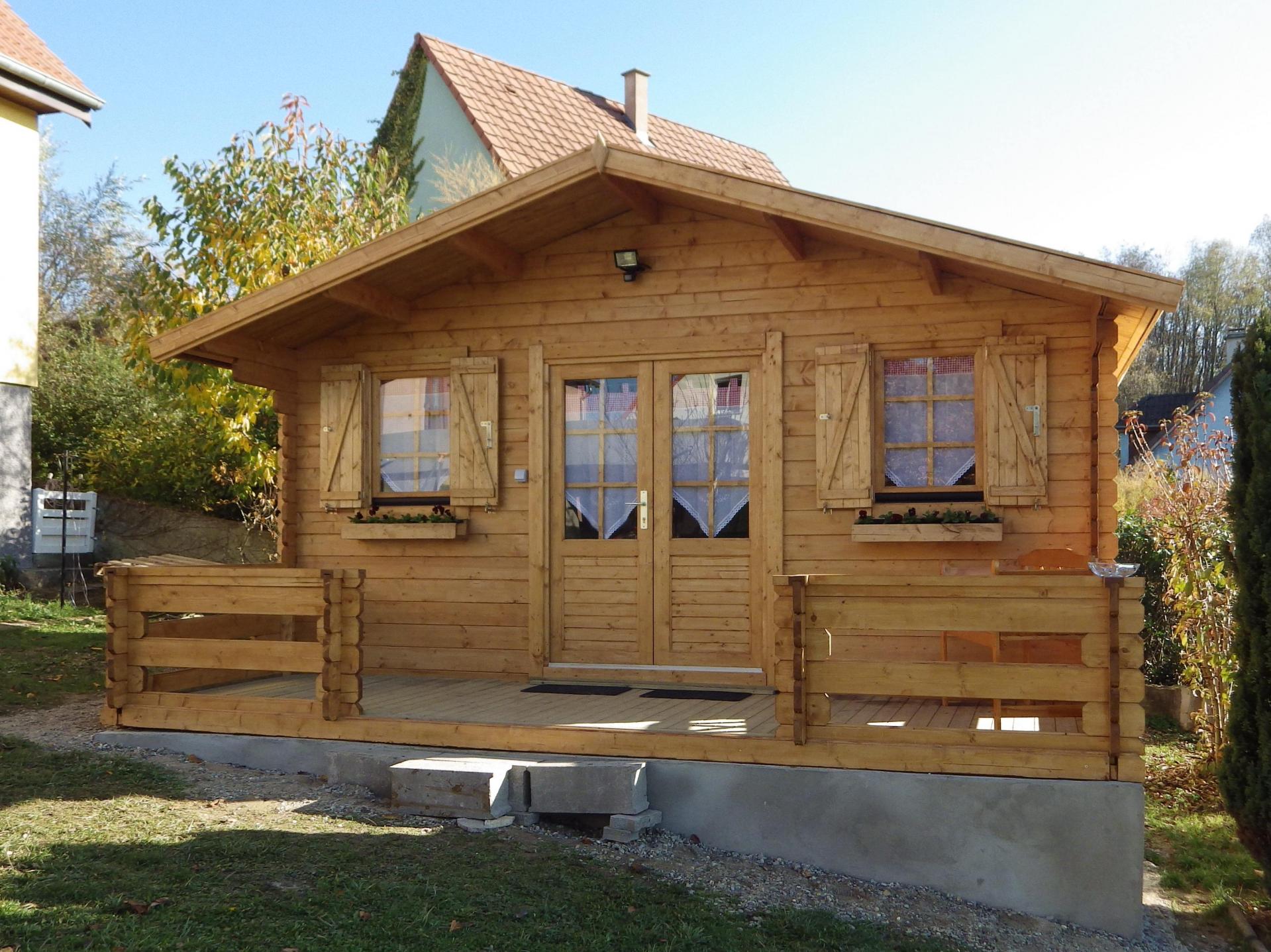 Petit chalet en bois pour jardin

