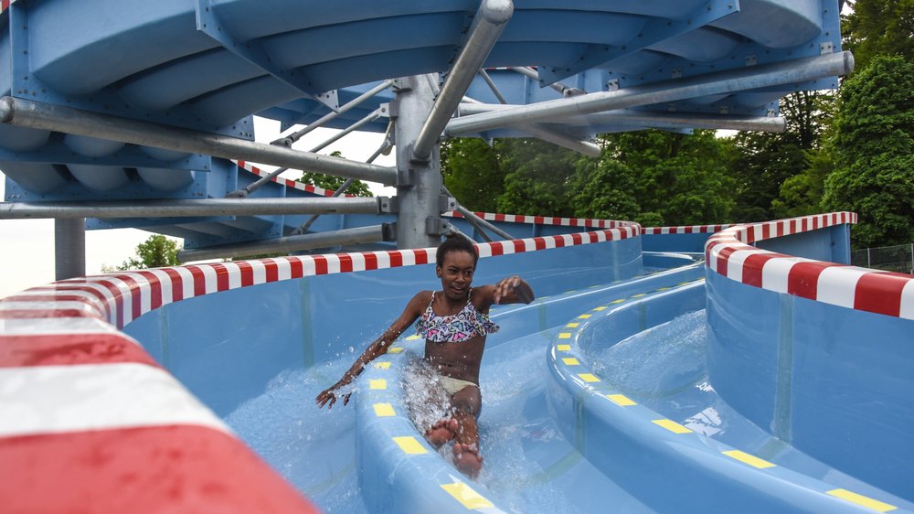 Piscine toboggan 06
