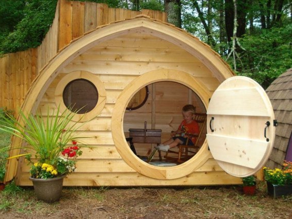 Cabane de jardin hobbit
