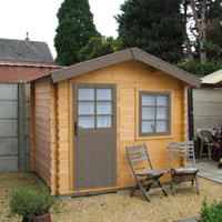 Peindre un abri de jardin en bois
