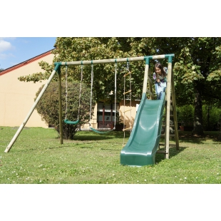 Jardin avec balancoire

