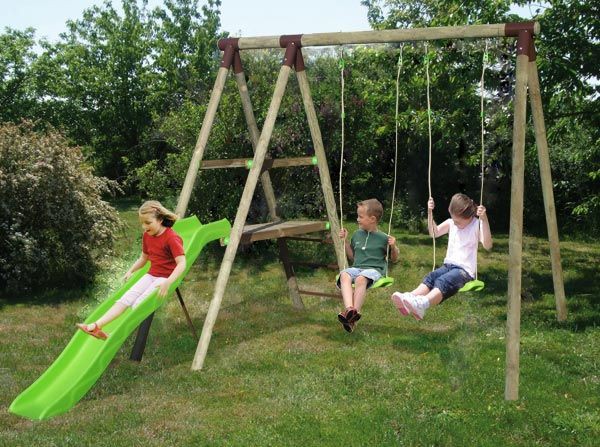 Balancoire toboggan jardin
