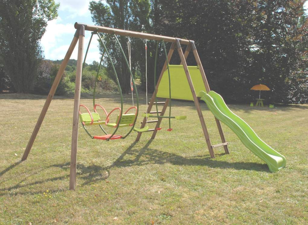Balancoire toboggan en bois pas cher
