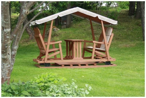 Balançoire de jardin en bois
