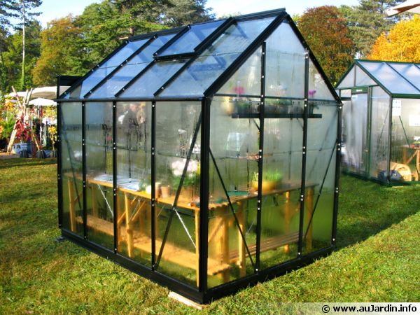 Serre pour petit jardin
