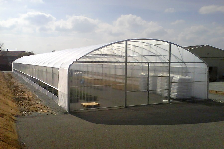 Serre tunnel pied droit

