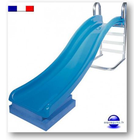 Toboggan à la piscine
