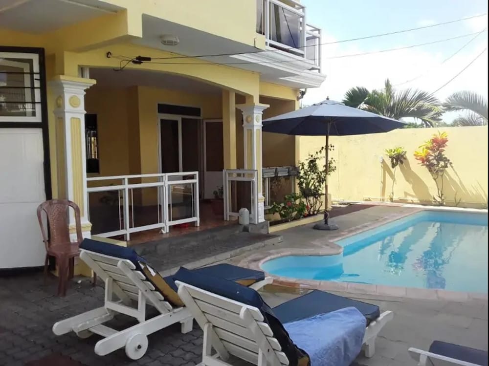 veranda grand baie expedia
