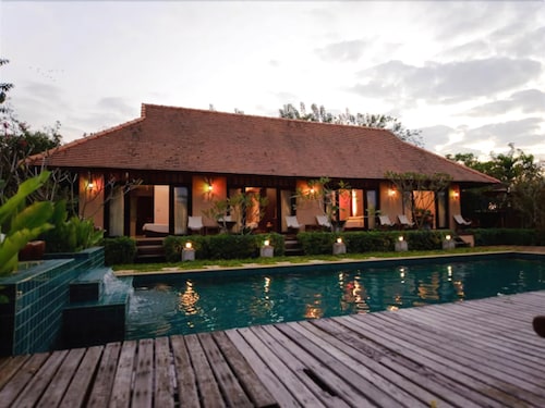veranda high resort expedia