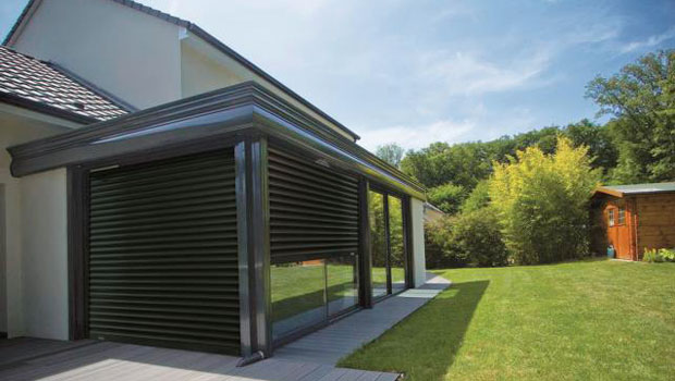 mettre des volets sur une veranda