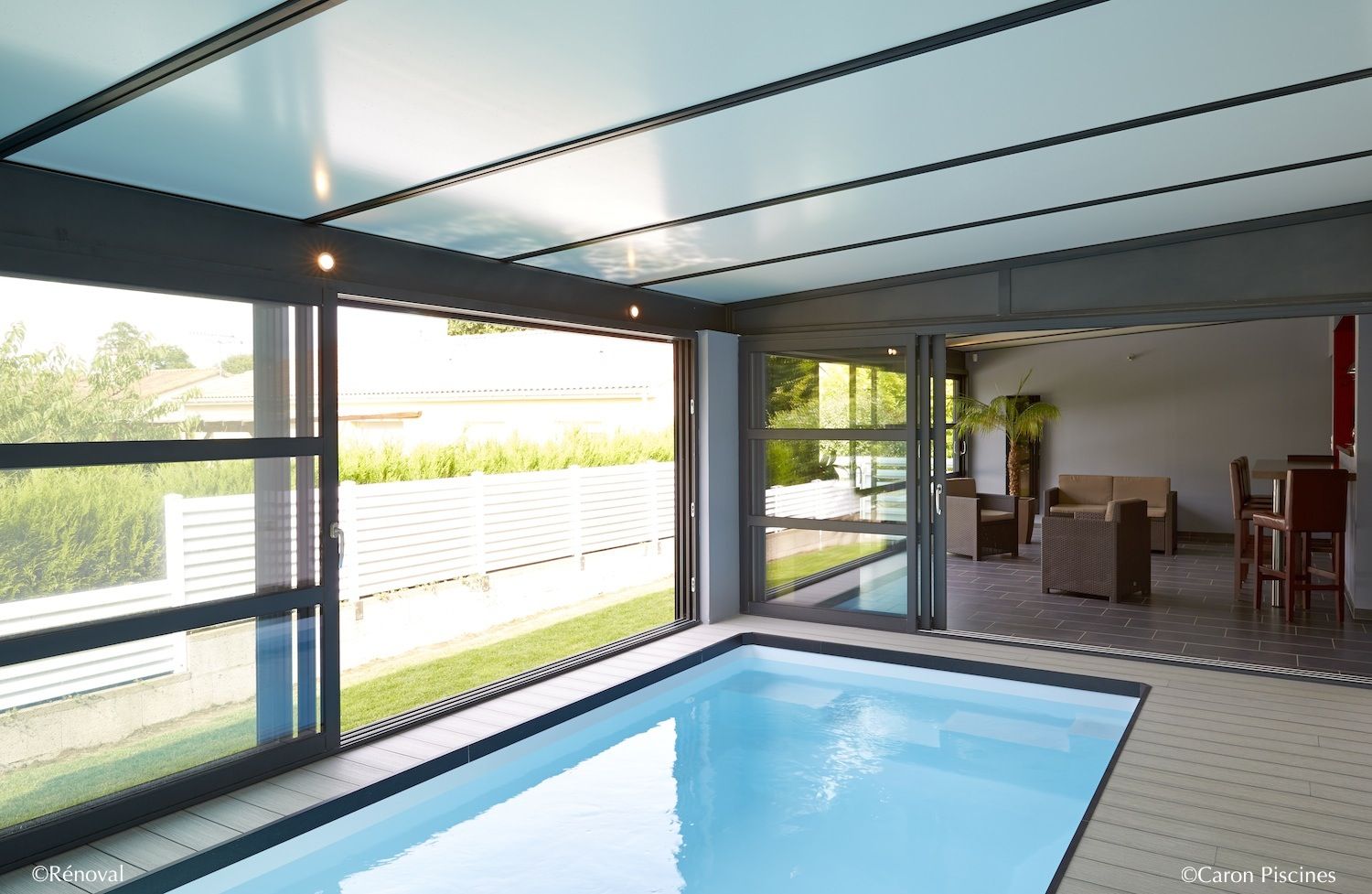 veranda et piscine interieure