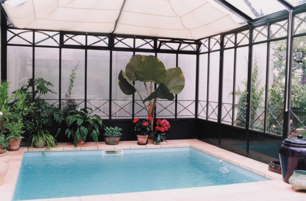 veranda fer forge piscine