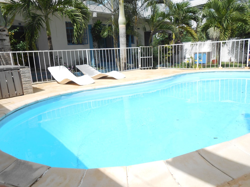 veranda grand baie expedia