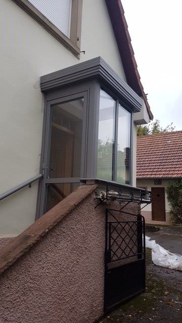 veranda devant porte d'entrÃ©e