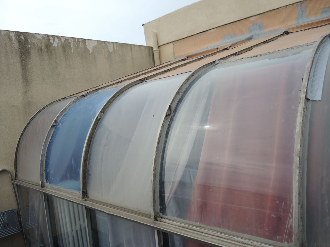 veranda verre synthetique