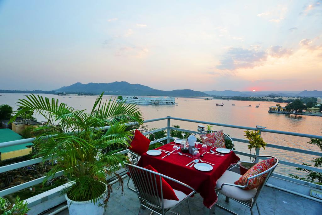 hotel verandah udaipur