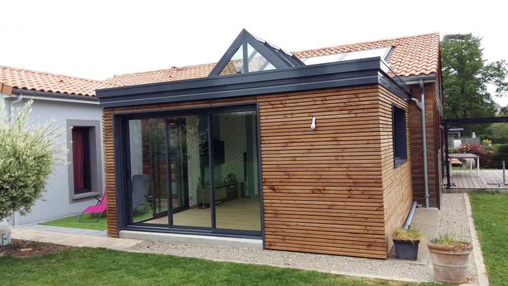veranda avec du bois