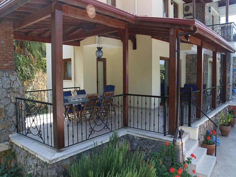 veranda pergola difference