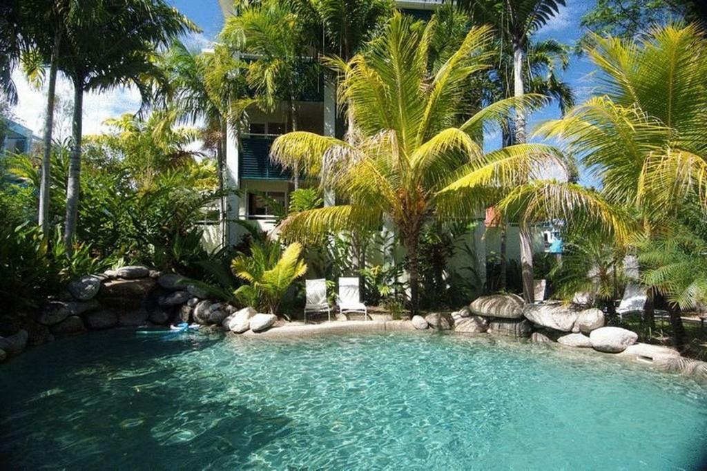 veranda hotel port douglas
