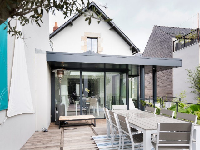 veranda avec un mur aveugle