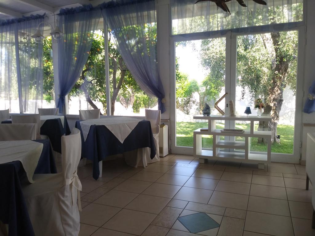 hotel veranda mattinata