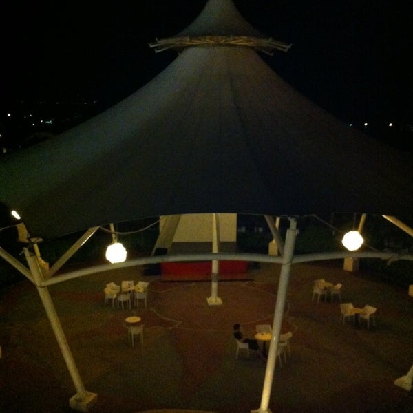 veranda lounge sucat