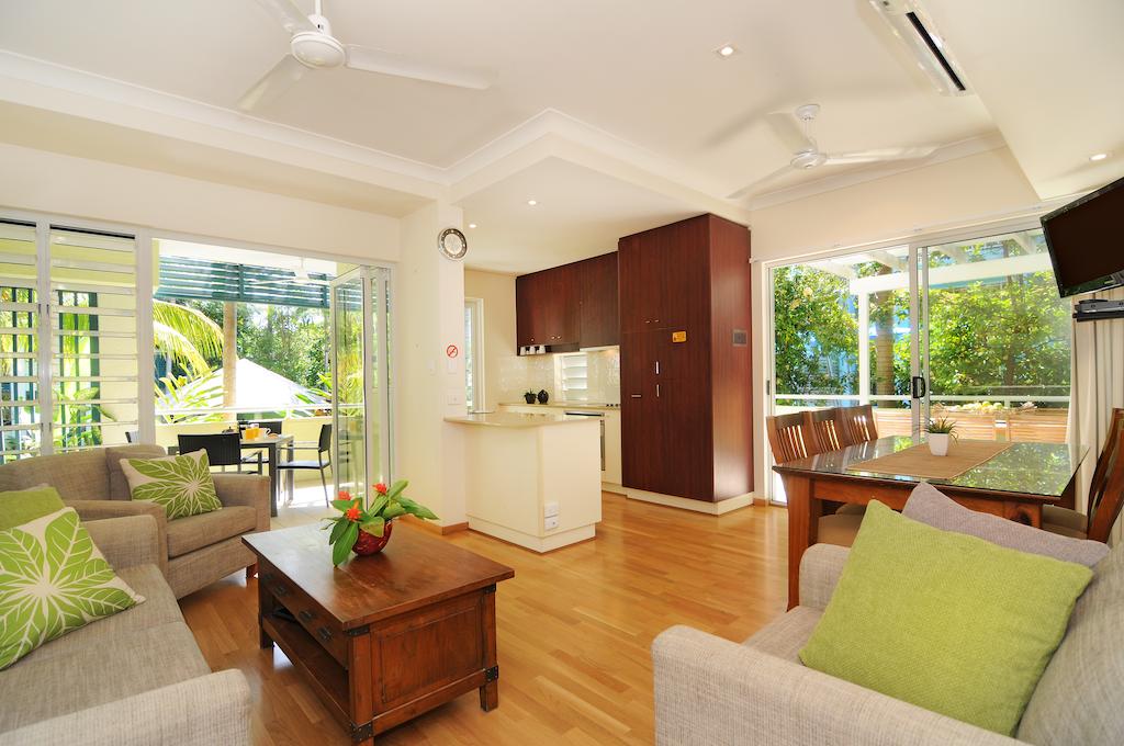 veranda hotel port douglas
