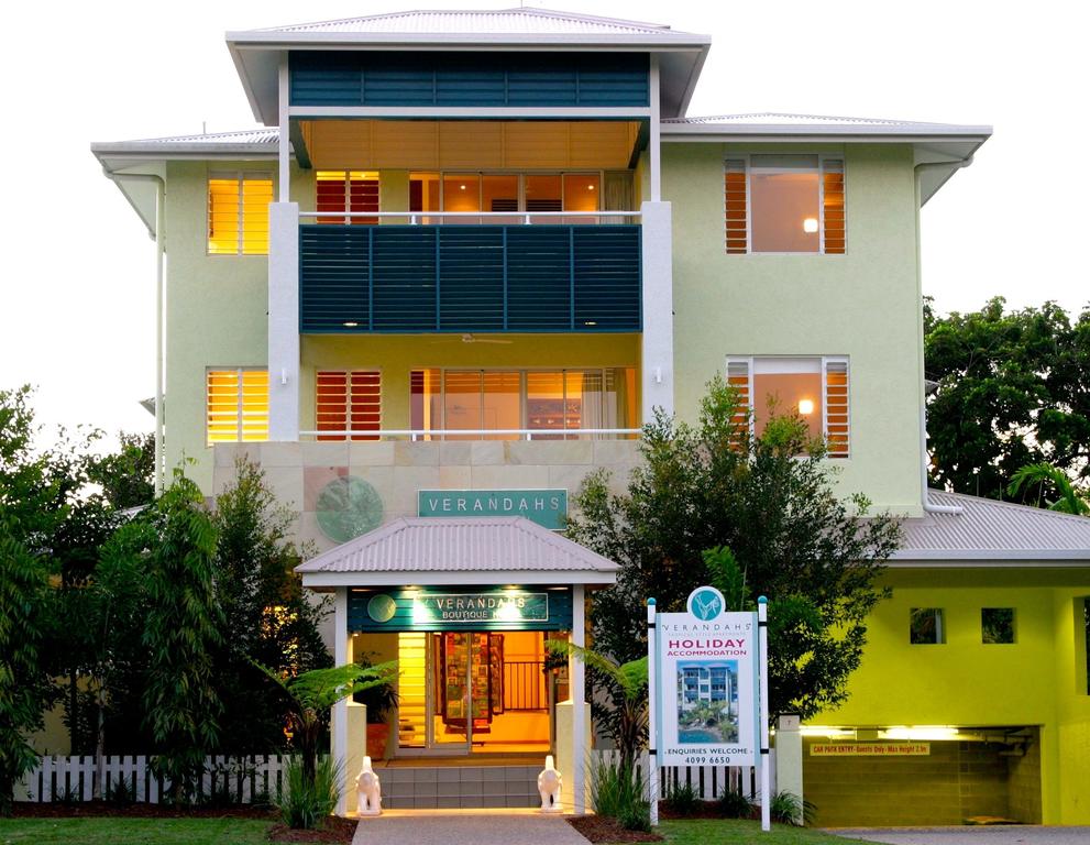 veranda hotel port douglas