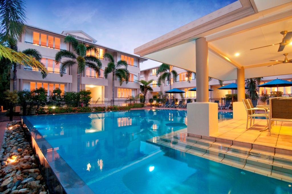 veranda hotel port douglas
